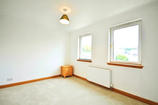 Newly Refurbished 3 Bedroom Bungalow – 18 Stewart Drive, Stornoway — photo 37 of 45