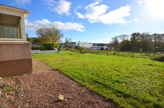 Newly Refurbished 3 Bedroom Bungalow – 18 Stewart Drive, Stornoway — photo 41 of 45