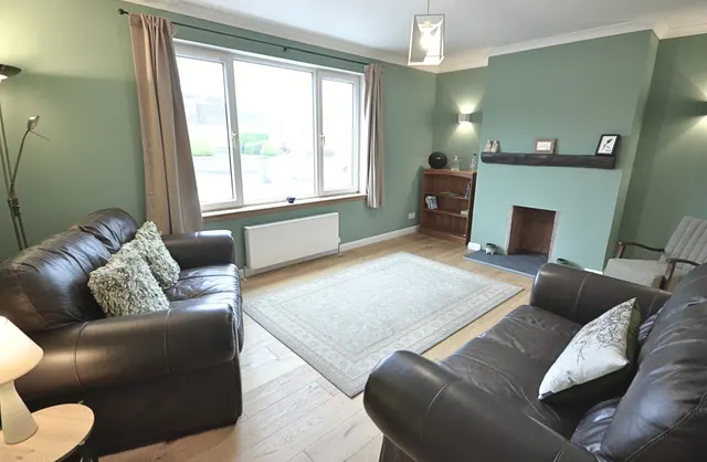 Newly Refurbished 3 Bedroom Bungalow – 18 Stewart Drive, Stornoway — photo 9 of 45