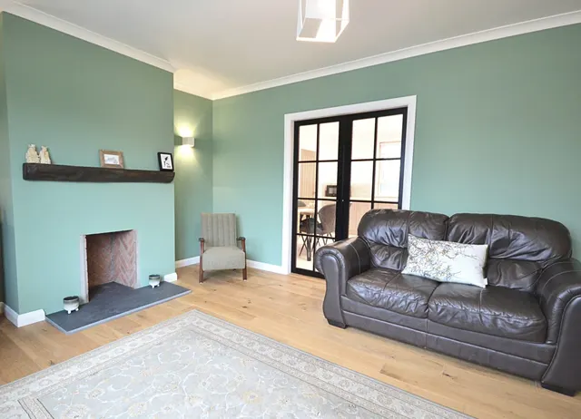 Newly Refurbished 3 Bedroom Bungalow – 18 Stewart Drive, Stornoway — photo 10 of 45